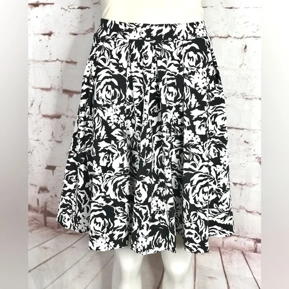 ADRIENNE VITTADINI XS Floral Black & White Box Pleat A-Line Swing Skater Skirt - Picture 1 of 13